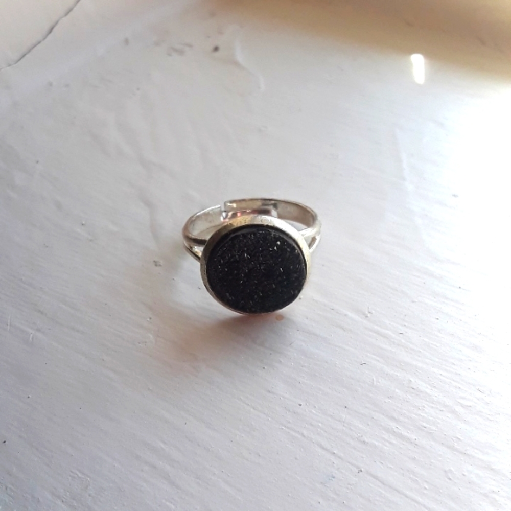 Black ring